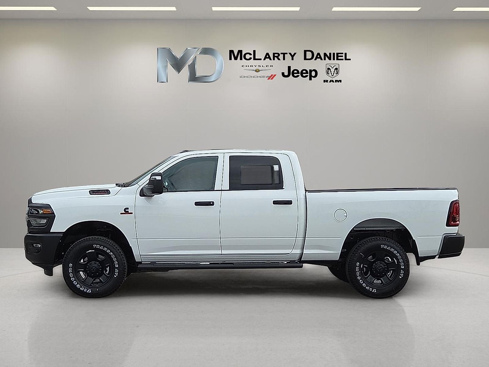 2026 RAM Ram 3500 RAM 3500 TRADESMAN CREW CAB 4X4 6'4' BOX