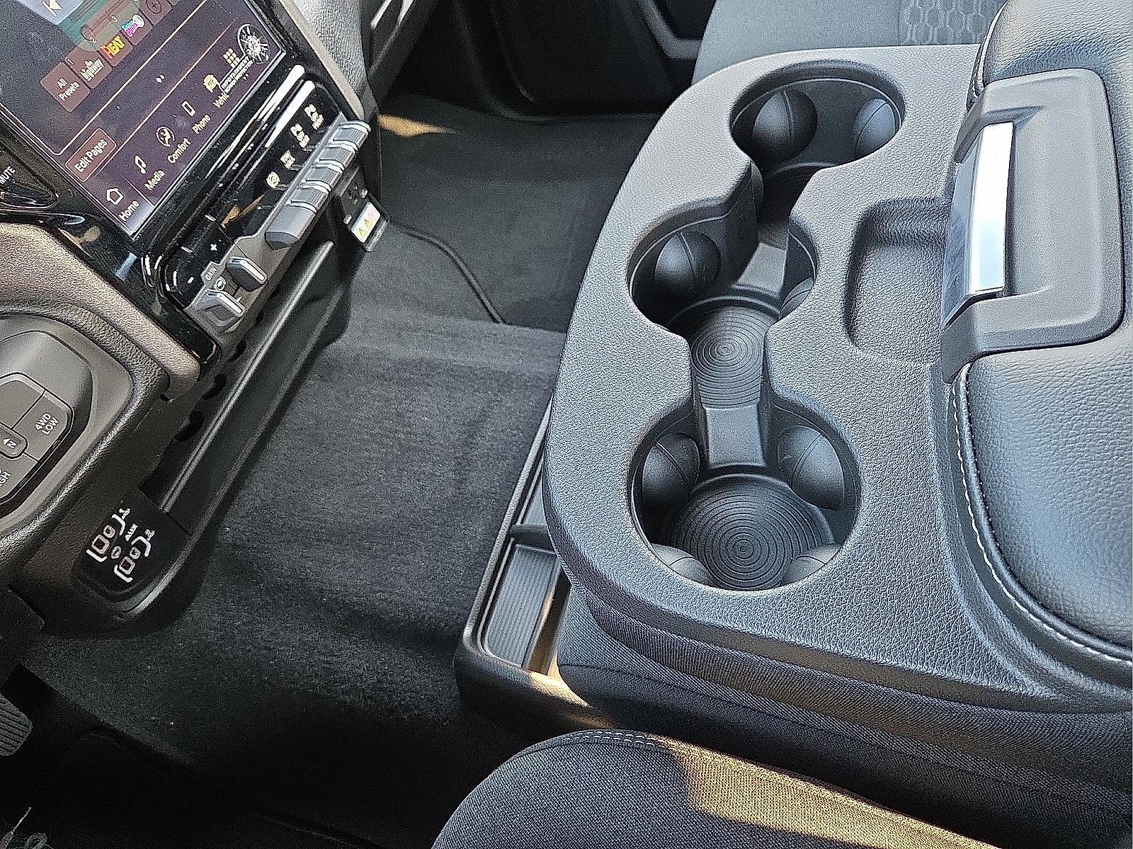 2026 RAM Ram 2500 RAM 2500 BLACK EXPRESS CREW CAB 4X4 8' BOX