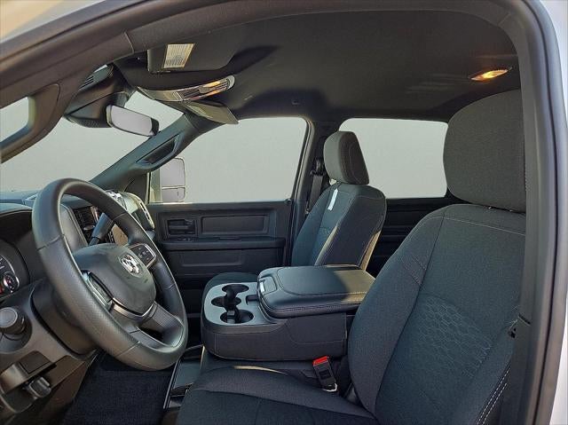 2026 RAM Ram 2500 RAM 2500 BLACK EXPRESS CREW CAB 4X4 8' BOX