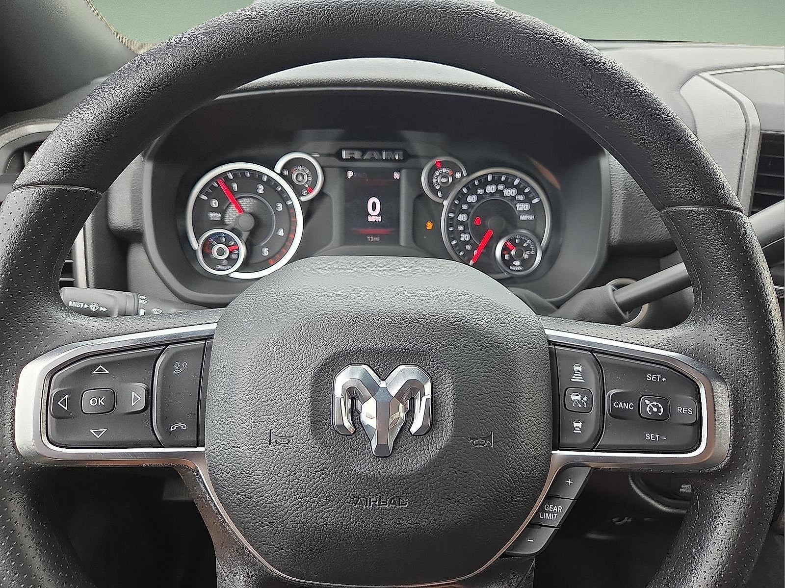 2026 RAM Ram 2500 RAM 2500 BLACK EXPRESS CREW CAB 4X4 8' BOX