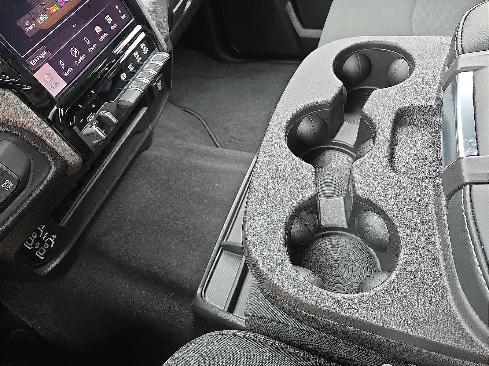 2026 RAM Ram 2500 RAM 2500 BLACK EXPRESS CREW CAB 4X4 8' BOX