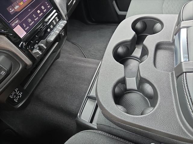 2026 RAM Ram 2500 RAM 2500 BLACK EXPRESS CREW CAB 4X4 8' BOX