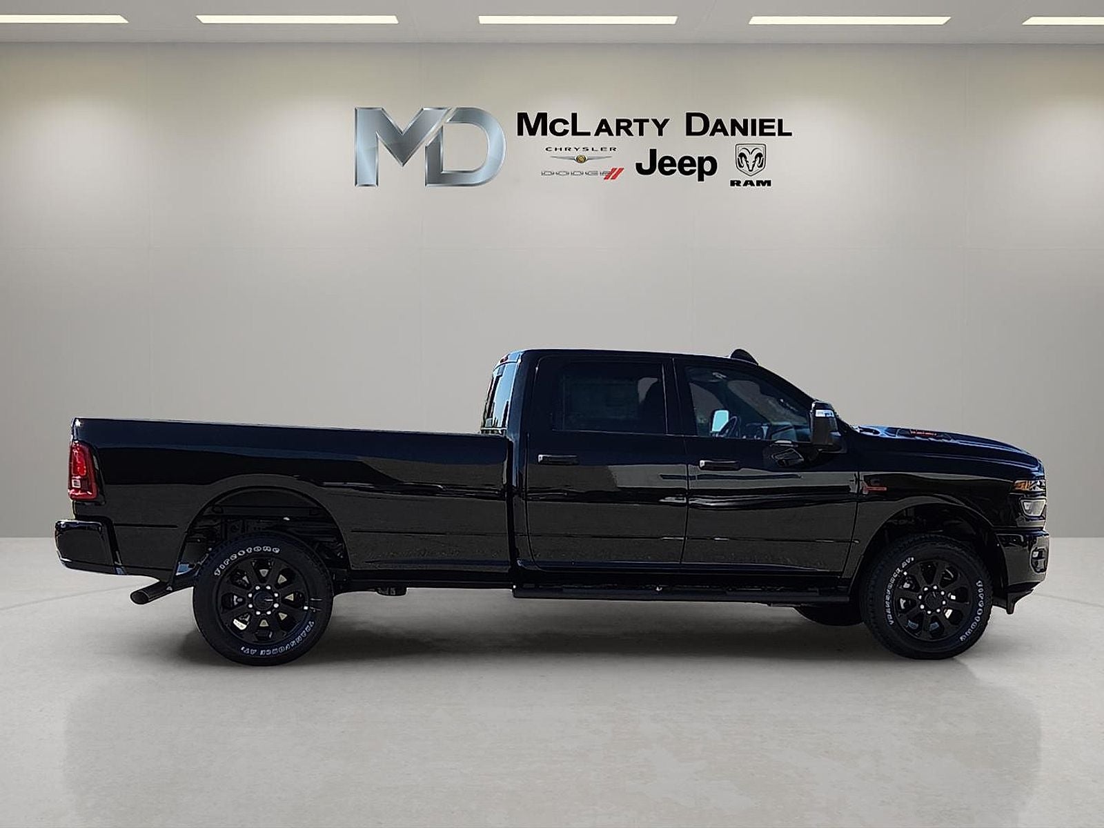 2026 RAM Ram 2500 RAM 2500 BLACK EXPRESS CREW CAB 4X4 8' BOX
