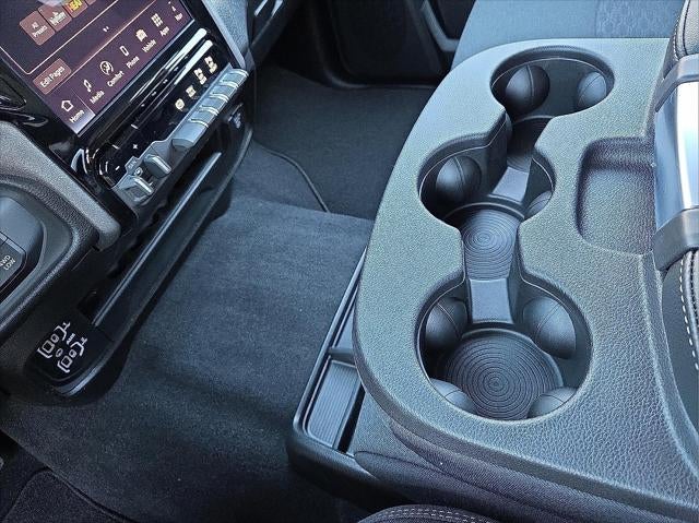 2026 RAM Ram 2500 RAM 2500 BLACK EXPRESS CREW CAB 4X4 8' BOX