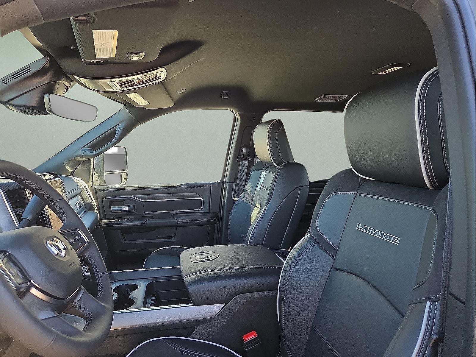 2026 RAM Ram 3500 RAM 3500 LARAMIE CREW CAB 4X4 8' BOX