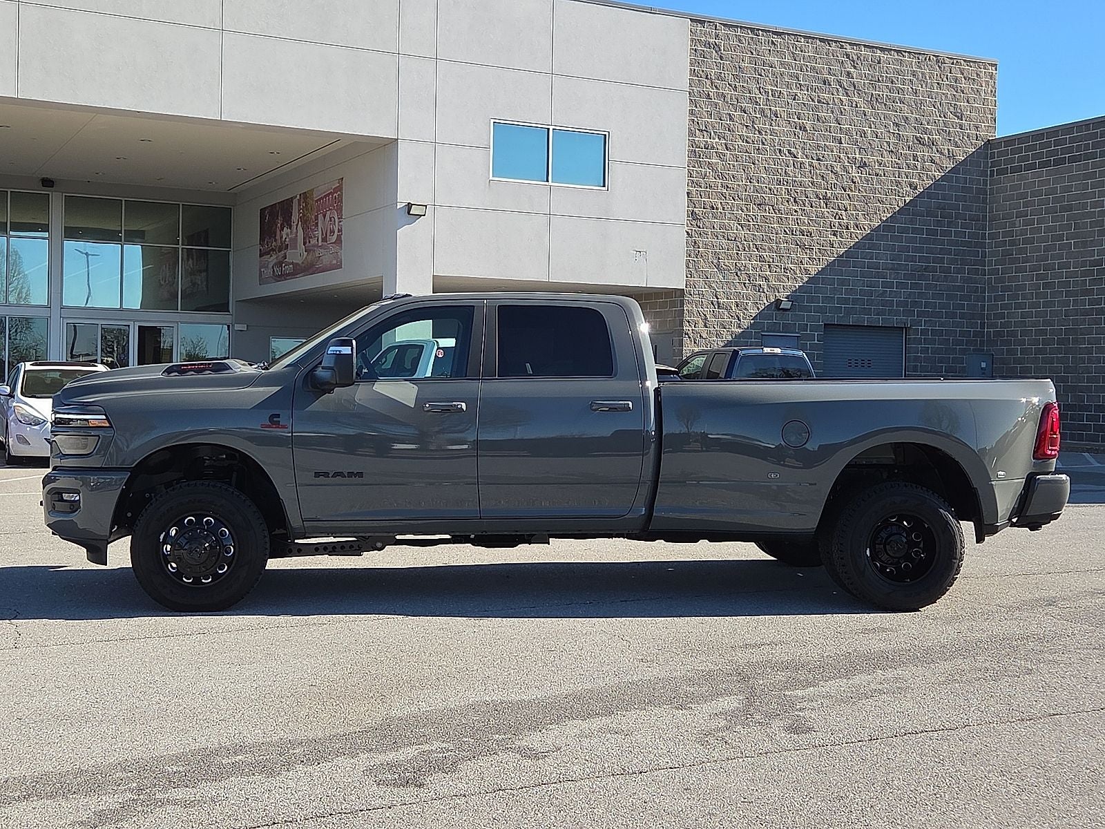 2026 RAM Ram 3500 RAM 3500 LARAMIE CREW CAB 4X4 8' BOX