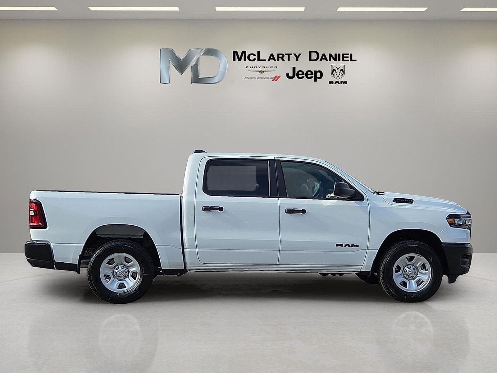 2026 RAM Ram 1500 RAM 1500 TRADESMAN CREW CAB 4X4 5'7' BOX