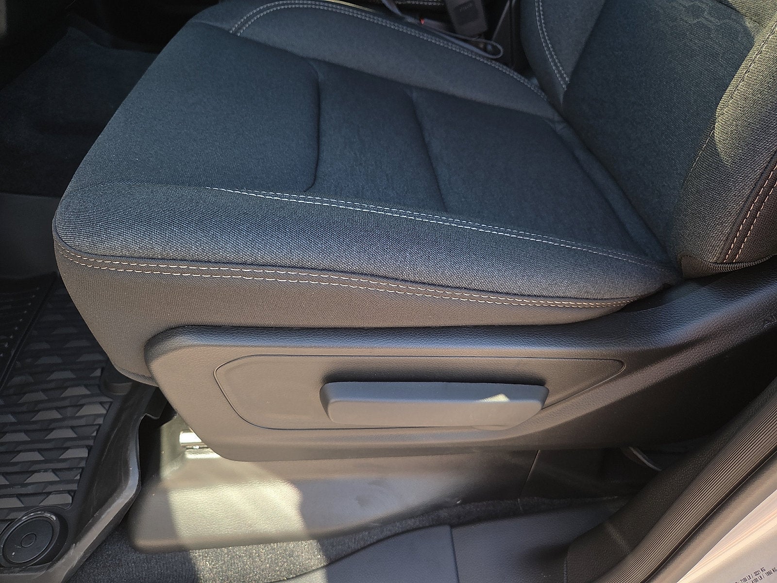2027 RAM Ram 1500 RAM 1500 TRADESMAN CREW CAB 4X4 5'7' BOX