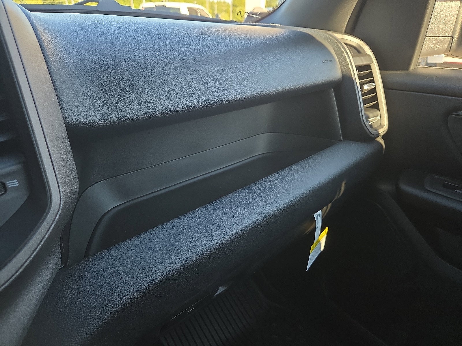 2027 RAM Ram 1500 RAM 1500 TRADESMAN CREW CAB 4X4 5'7' BOX