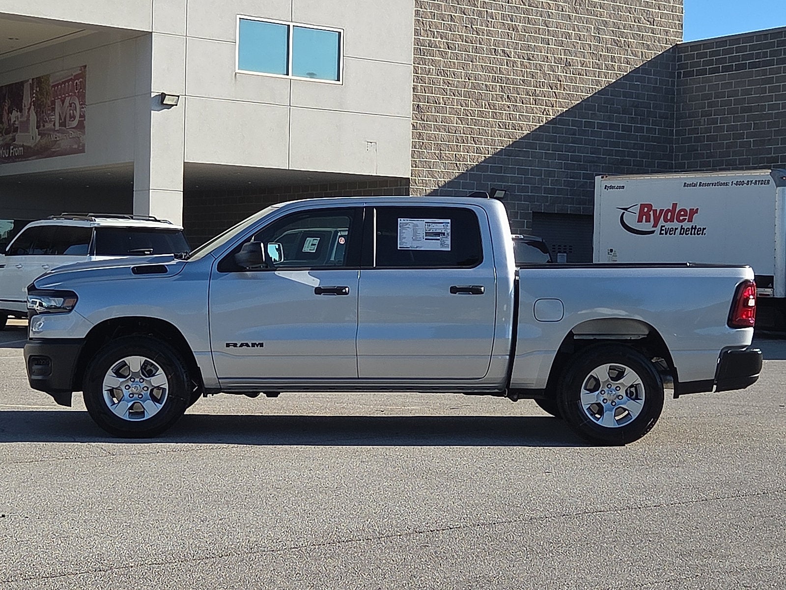 2027 RAM Ram 1500 RAM 1500 TRADESMAN CREW CAB 4X4 5'7' BOX