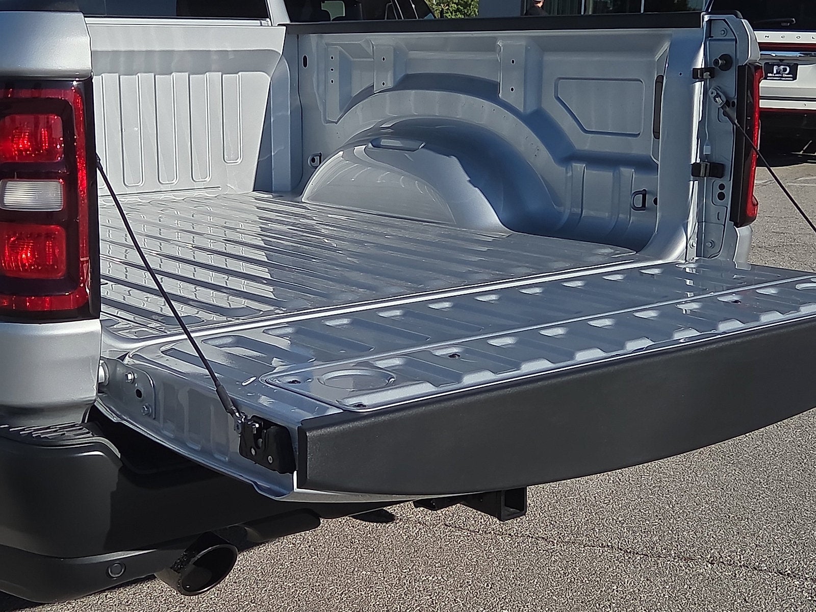 2027 RAM Ram 1500 RAM 1500 TRADESMAN CREW CAB 4X4 5'7' BOX