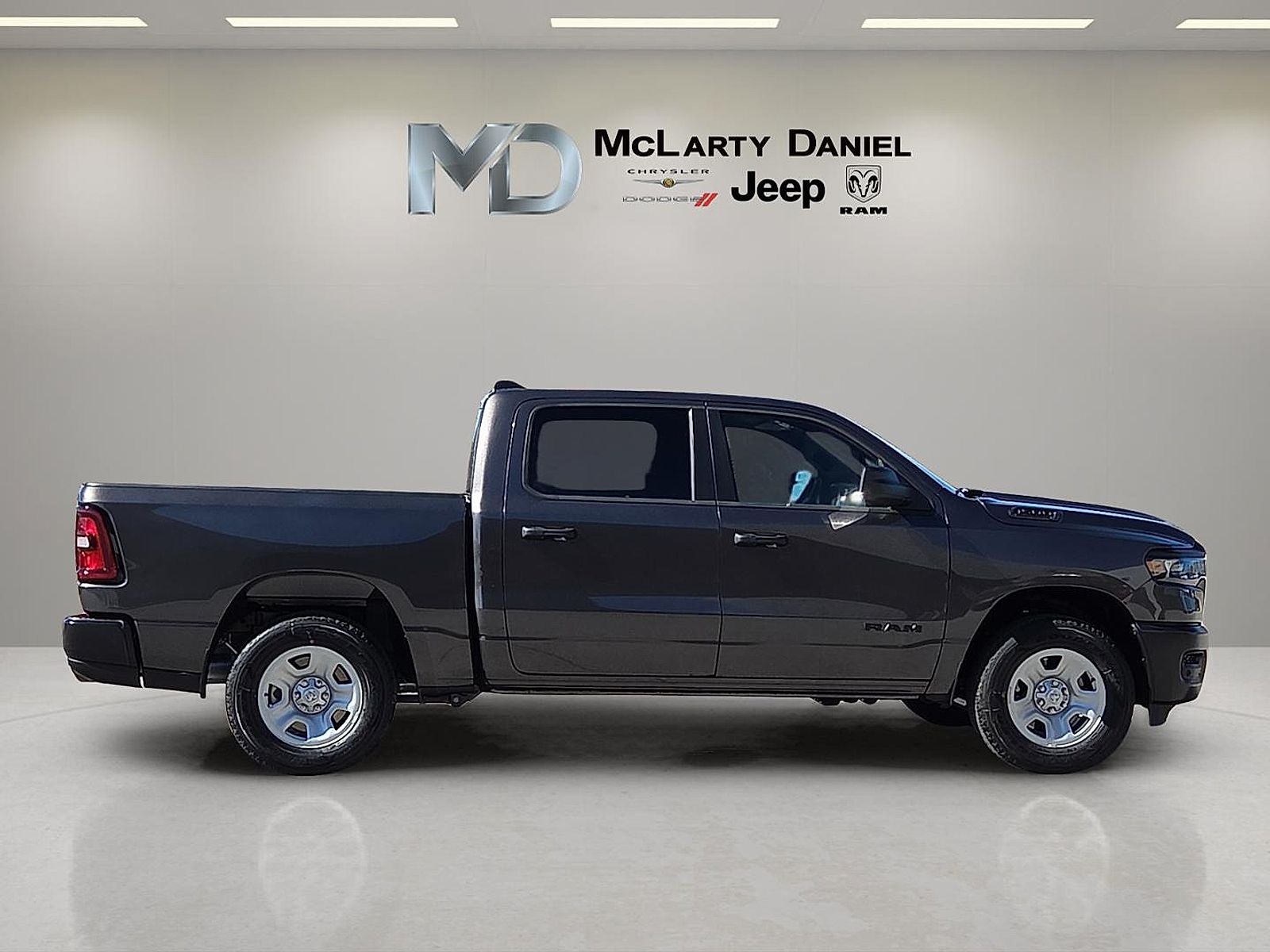 2026 RAM Ram 1500 RAM 1500 TRADESMAN CREW CAB 4X4 5'7' BOX
