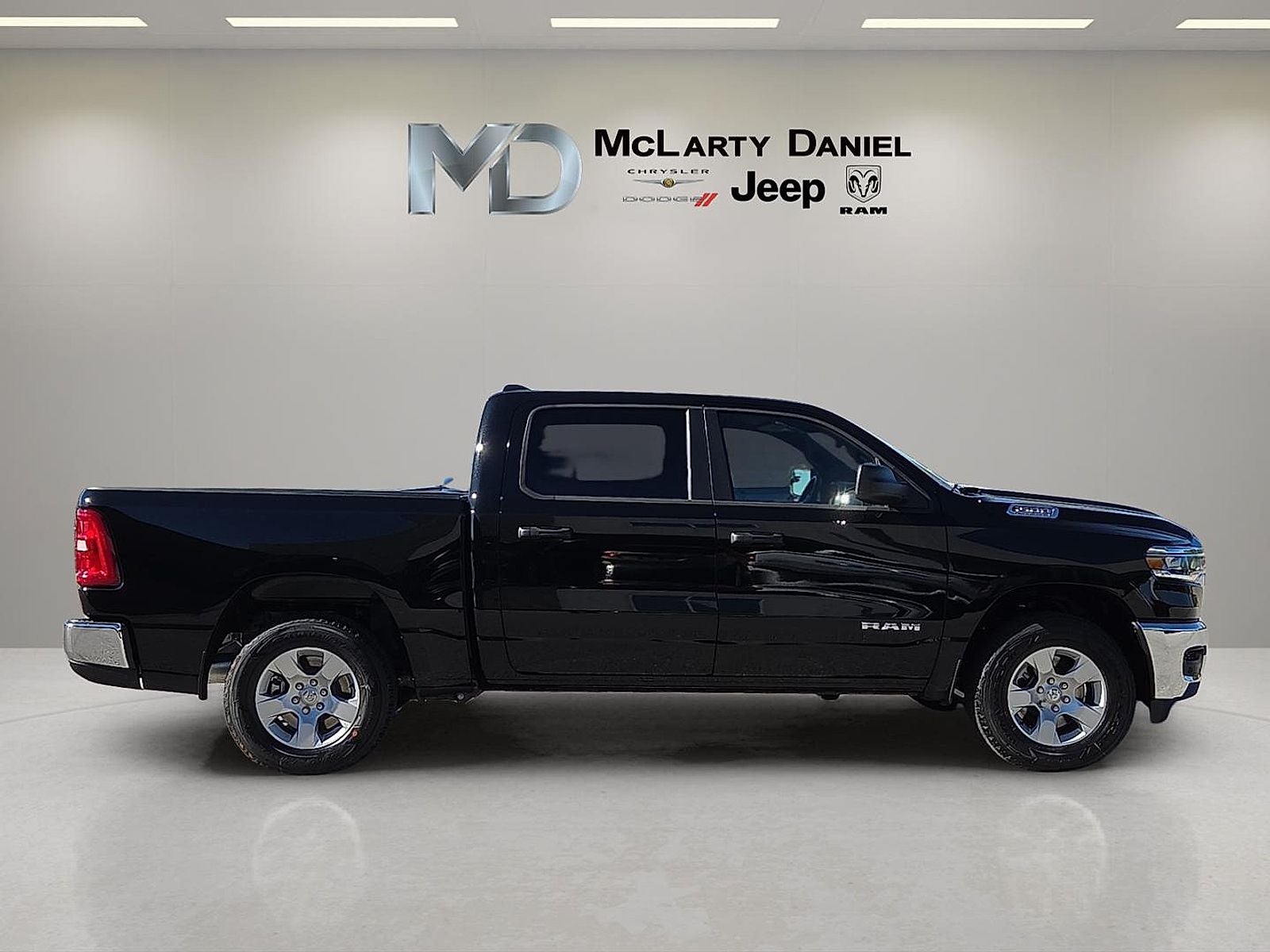 2026 RAM Ram 1500 RAM 1500 TRADESMAN CREW CAB 4X4 5'7' BOX