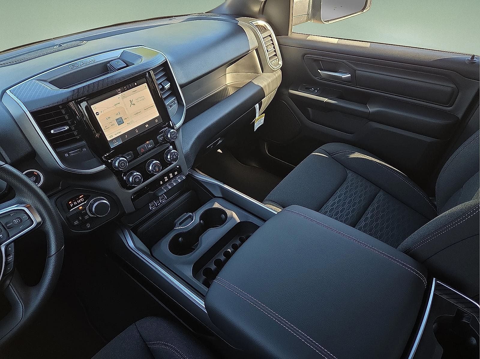 2026 RAM 1500 RAM 1500 EXPRESS CREW CAB 4X4 5'7' BOX