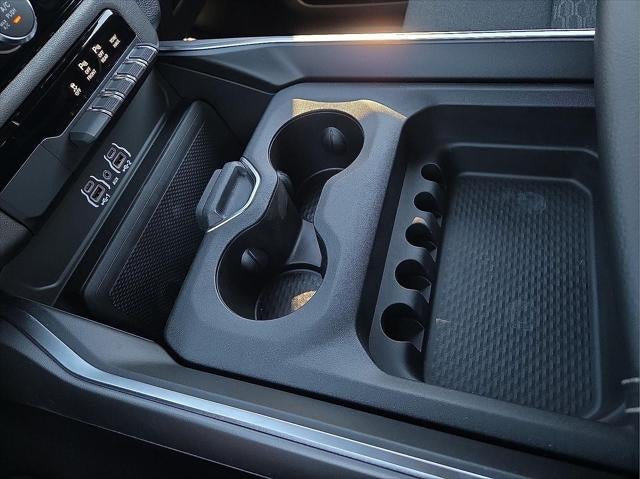 2026 RAM 1500 RAM 1500 EXPRESS CREW CAB 4X4 5'7' BOX