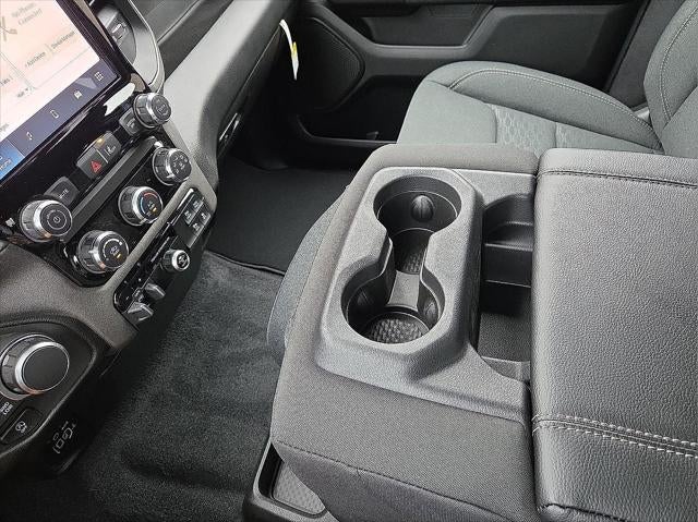 2026 RAM Ram 1500 RAM 1500 TRADESMAN CREW CAB 4X4 5'7' BOX