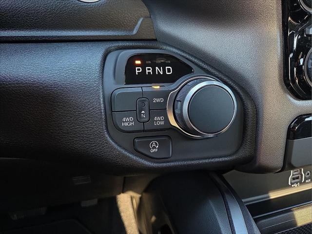 2026 RAM 1500 RAM 1500 EXPRESS CREW CAB 4X4 5'7' BOX