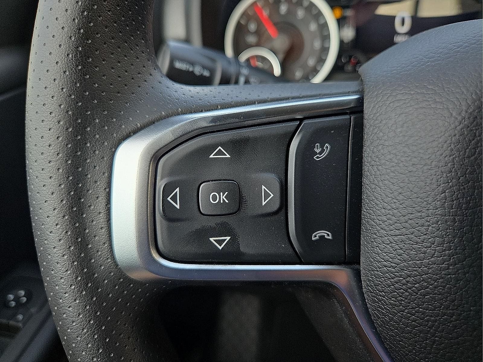 2026 RAM 1500 RAM 1500 EXPRESS CREW CAB 4X4 5'7' BOX