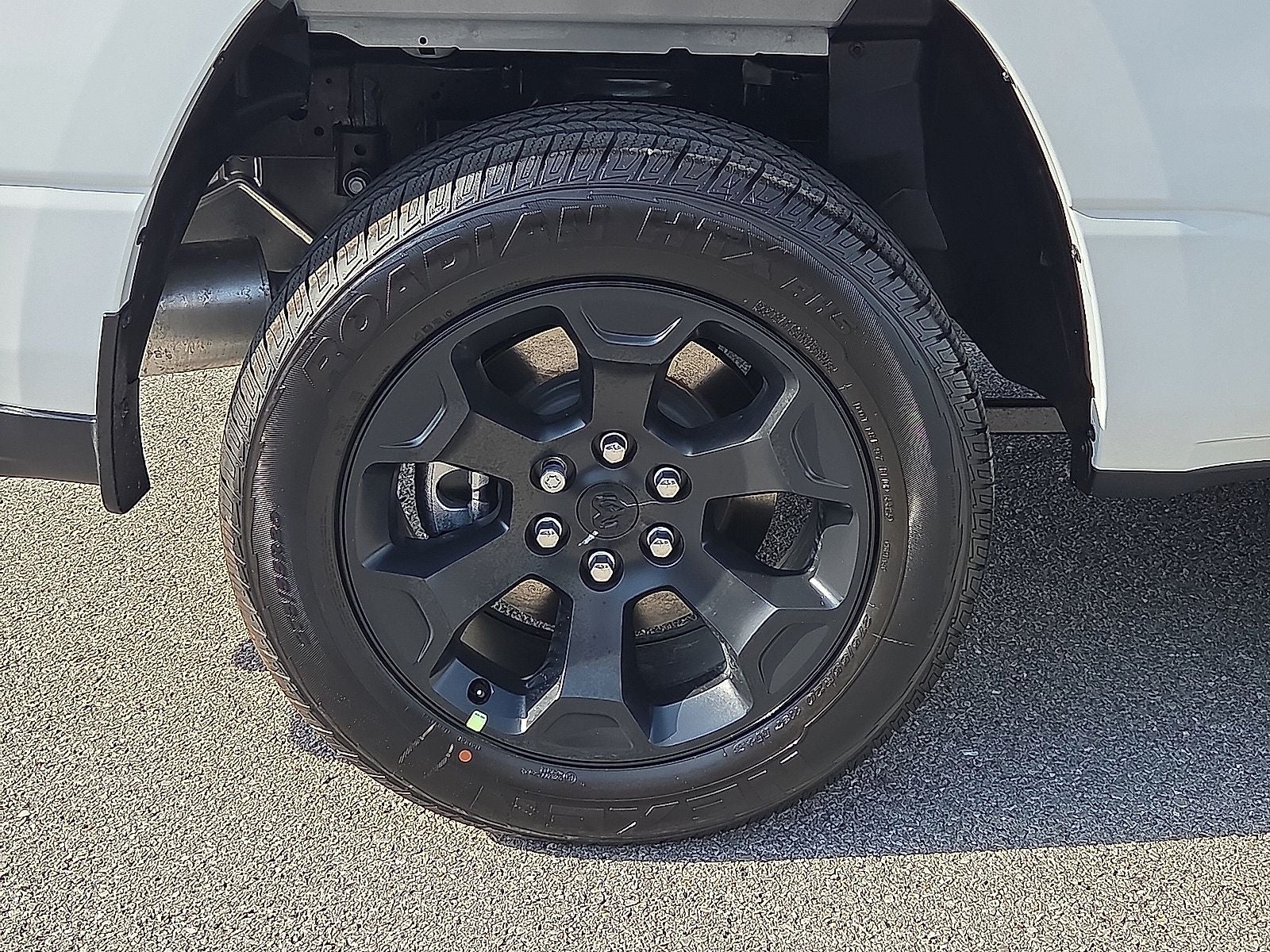2026 RAM 1500 RAM 1500 EXPRESS CREW CAB 4X4 5'7' BOX
