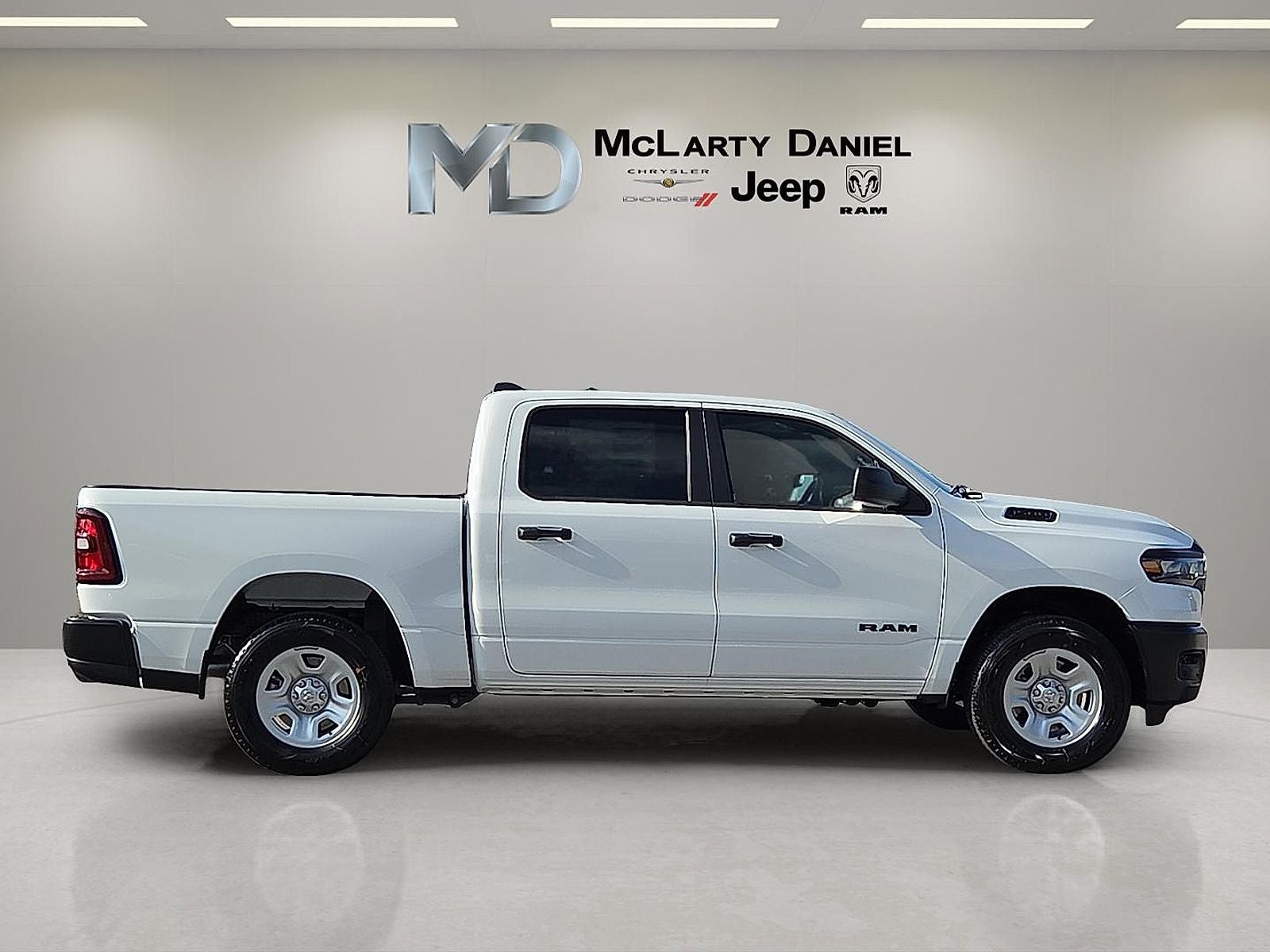 2026 RAM Ram 1500 RAM 1500 TRADESMAN CREW CAB 4X4 5'7' BOX