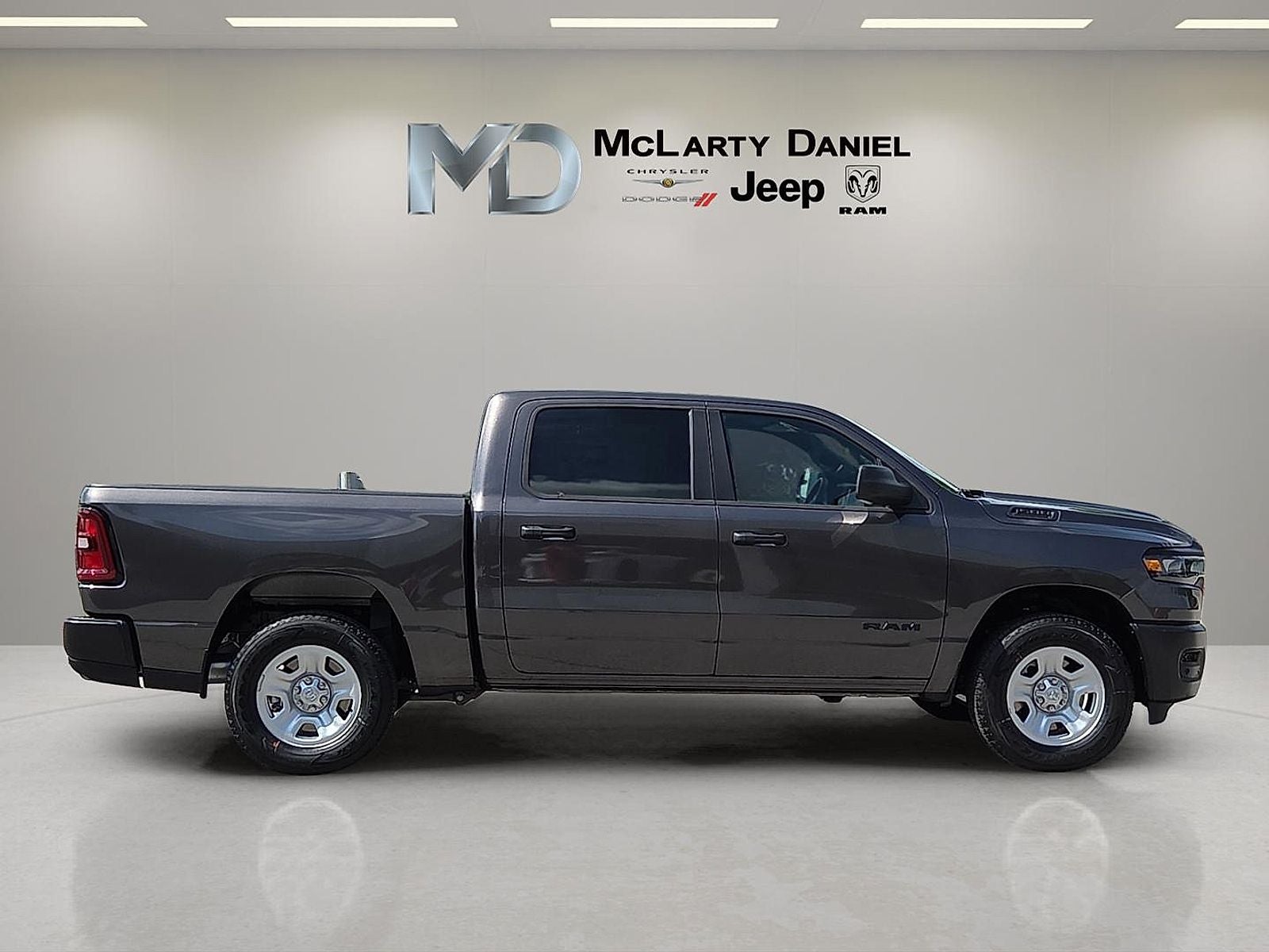 2026 RAM Ram 1500 RAM 1500 TRADESMAN CREW CAB 4X4 5'7' BOX