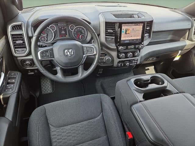 2026 RAM Ram 1500 RAM 1500 TRADESMAN CREW CAB 4X4 5'7' BOX