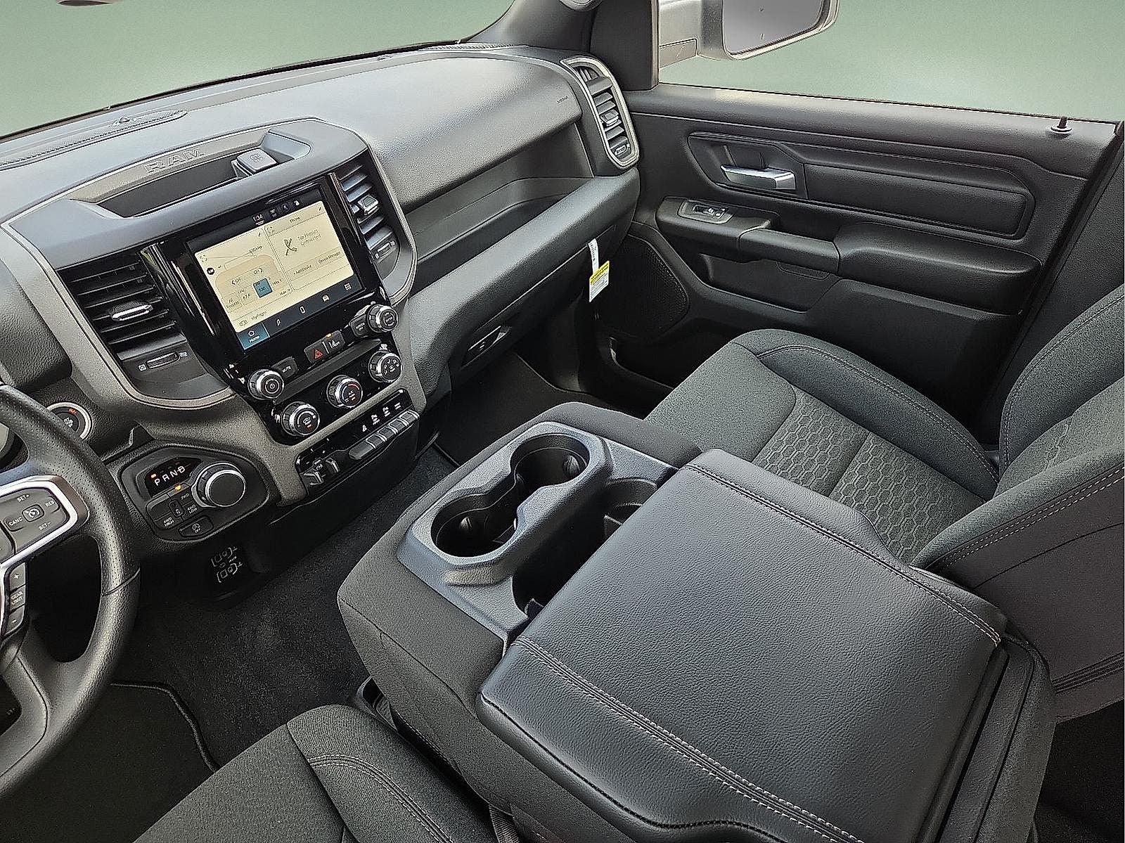 2026 RAM Ram 1500 RAM 1500 TRADESMAN CREW CAB 4X4 5'7' BOX