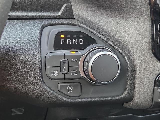 2026 RAM Ram 1500 RAM 1500 TRADESMAN CREW CAB 4X4 5'7' BOX