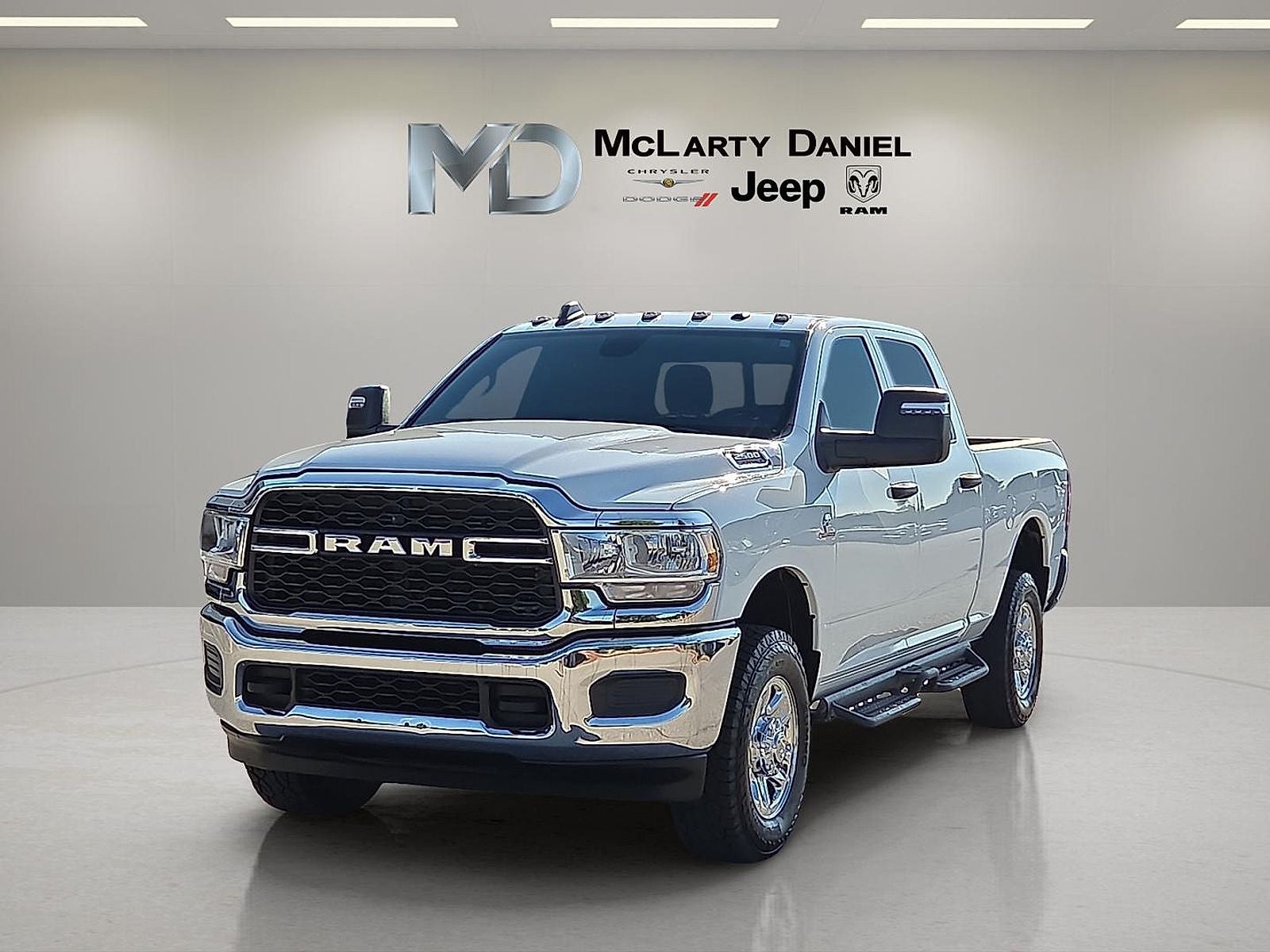 2024 RAM 2500 Tradesman Crew Cab 4x4 6'4' Box
