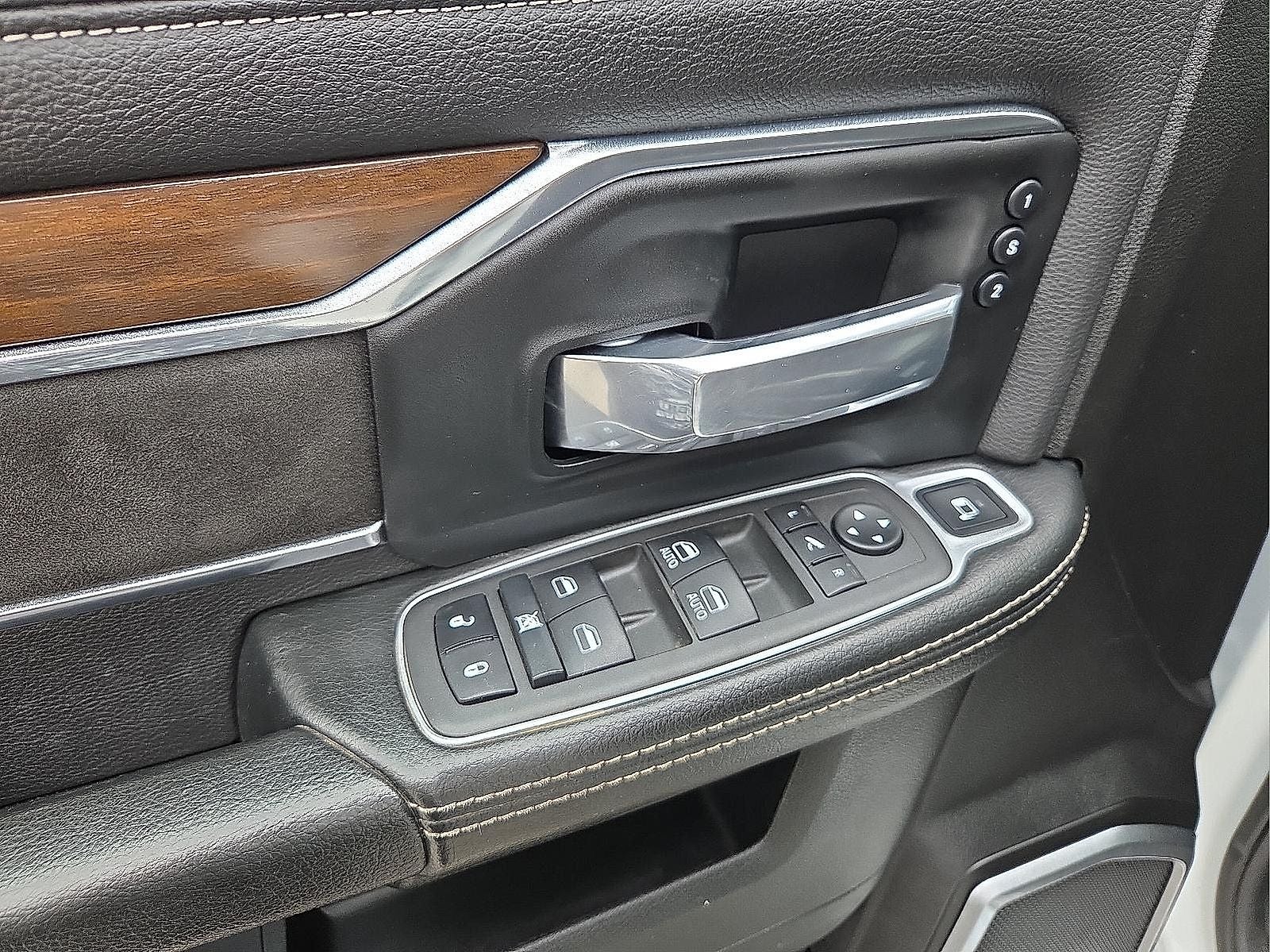 2022 RAM 2500 Laramie Crew Cab 4x4 6'4' Box