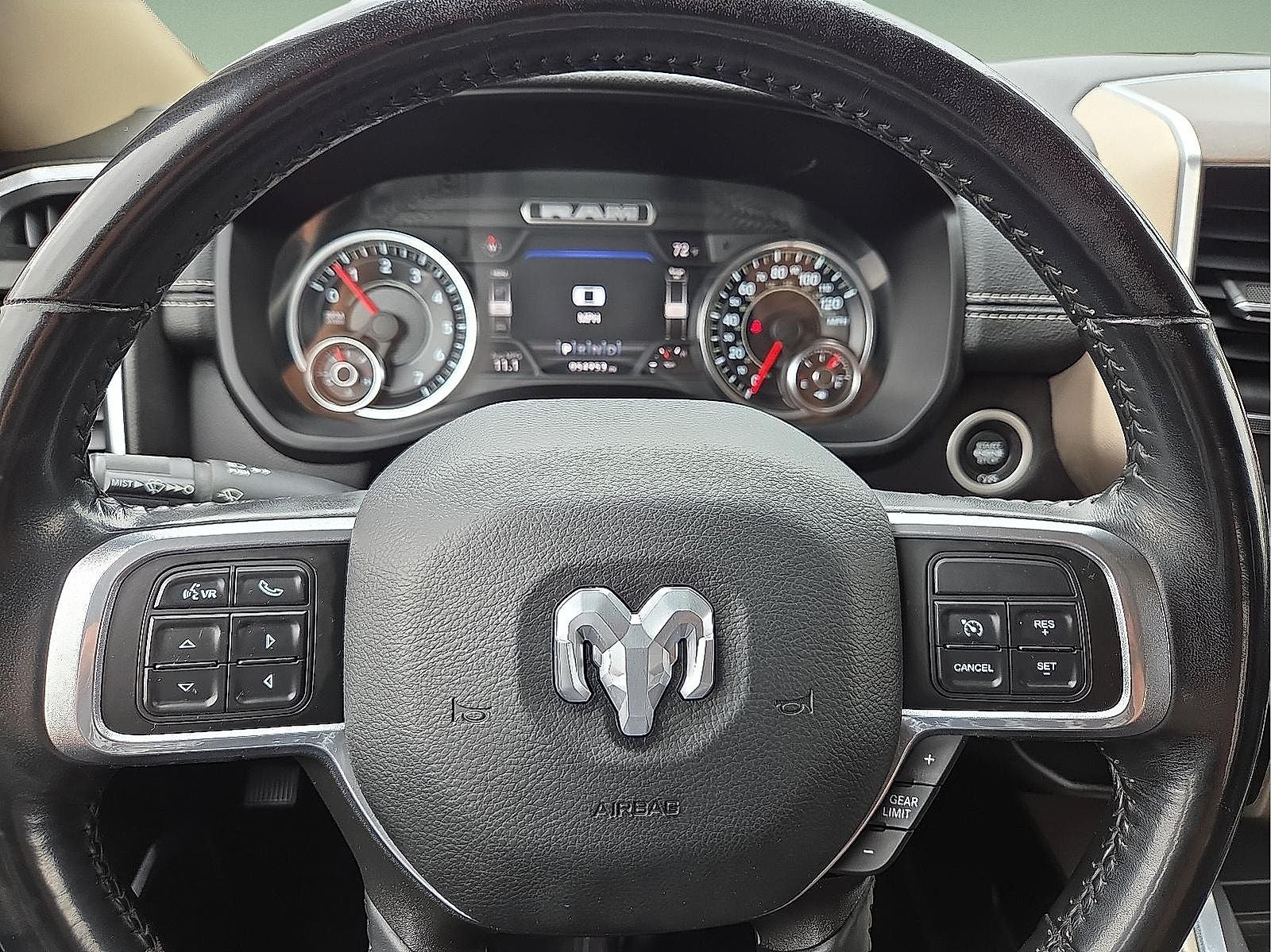 2022 RAM 2500 Laramie Crew Cab 4x4 6'4' Box