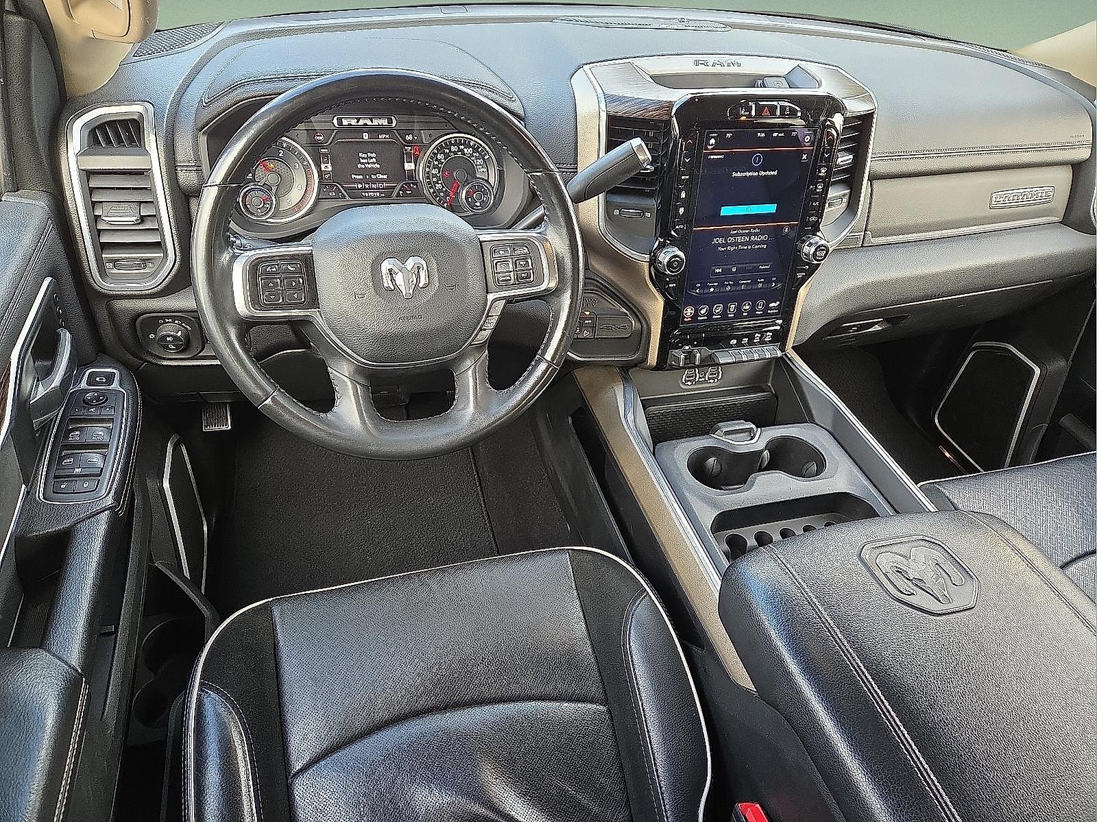 2020 RAM 2500 Laramie Crew Cab 4X4 6'4' Box