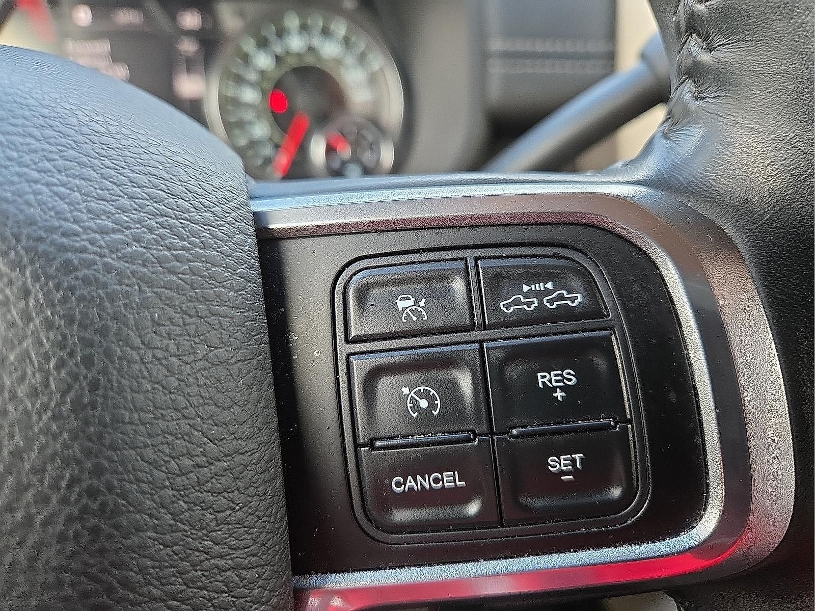 2020 RAM 2500 Laramie Crew Cab 4X4 6'4' Box