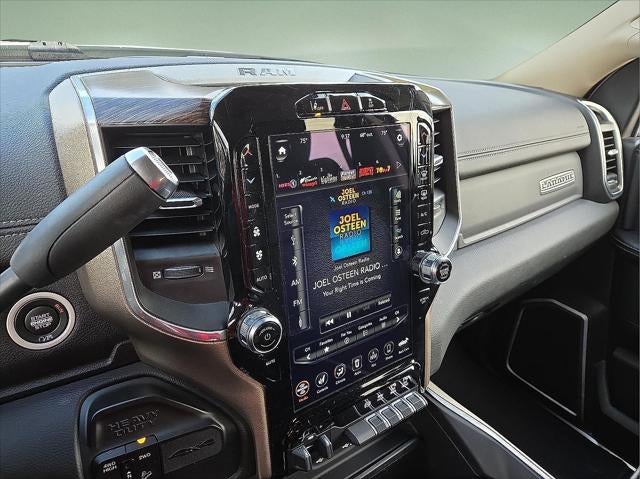 2020 RAM 2500 Laramie Crew Cab 4X4 6'4' Box