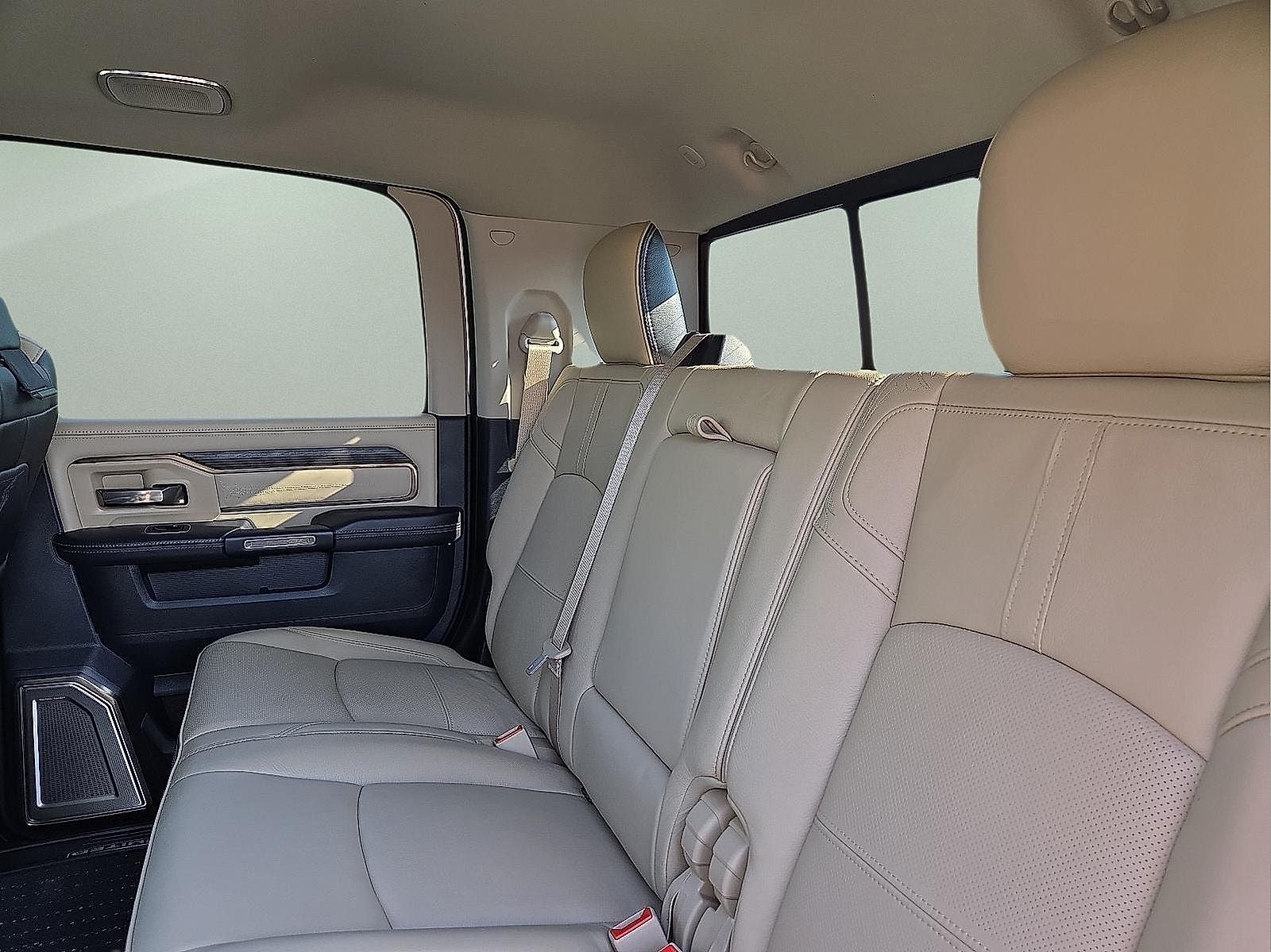 2023 RAM 2500 Limited Mega Cab 4x4 6'4' Box