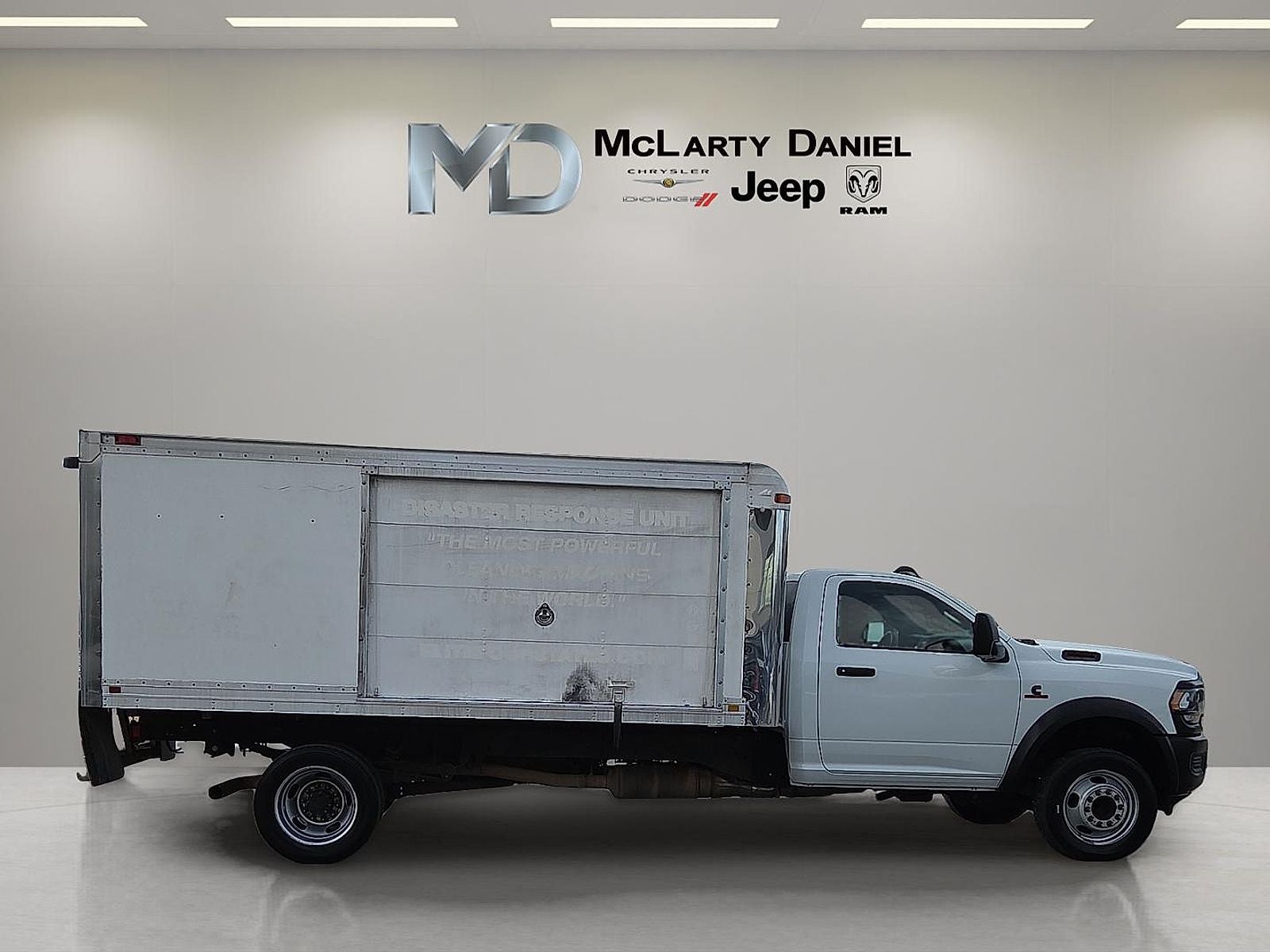 2023 RAM 5500 Chassis Tradesman/SLT