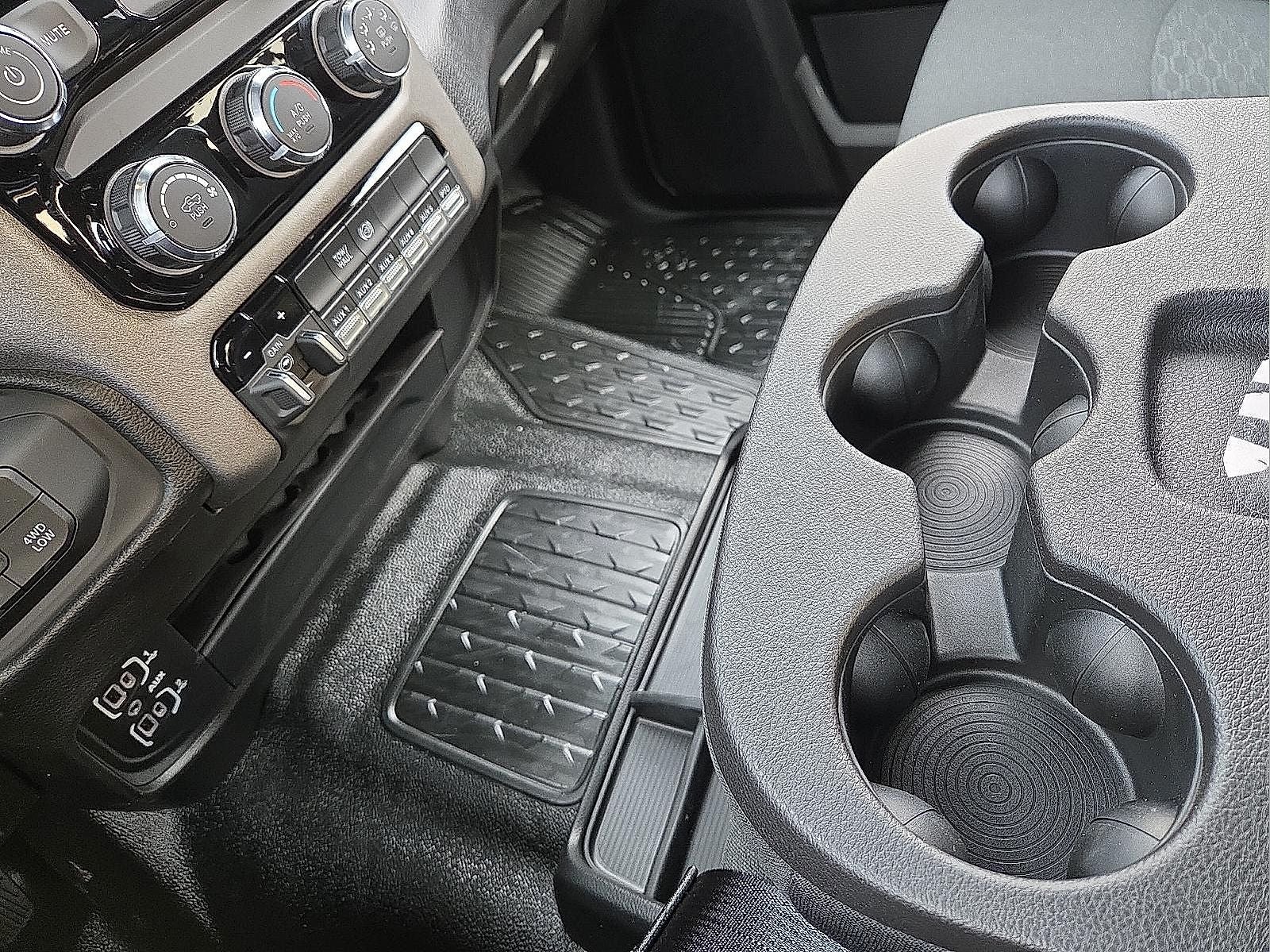 2026 RAM Ram 5500 Chassis Cab RAM 5500 TRADESMAN CHASSIS CREW CAB 4X4 60' CA