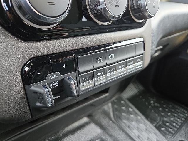 2026 RAM Ram 5500 Chassis Cab RAM 5500 TRADESMAN CHASSIS CREW CAB 4X4 60' CA