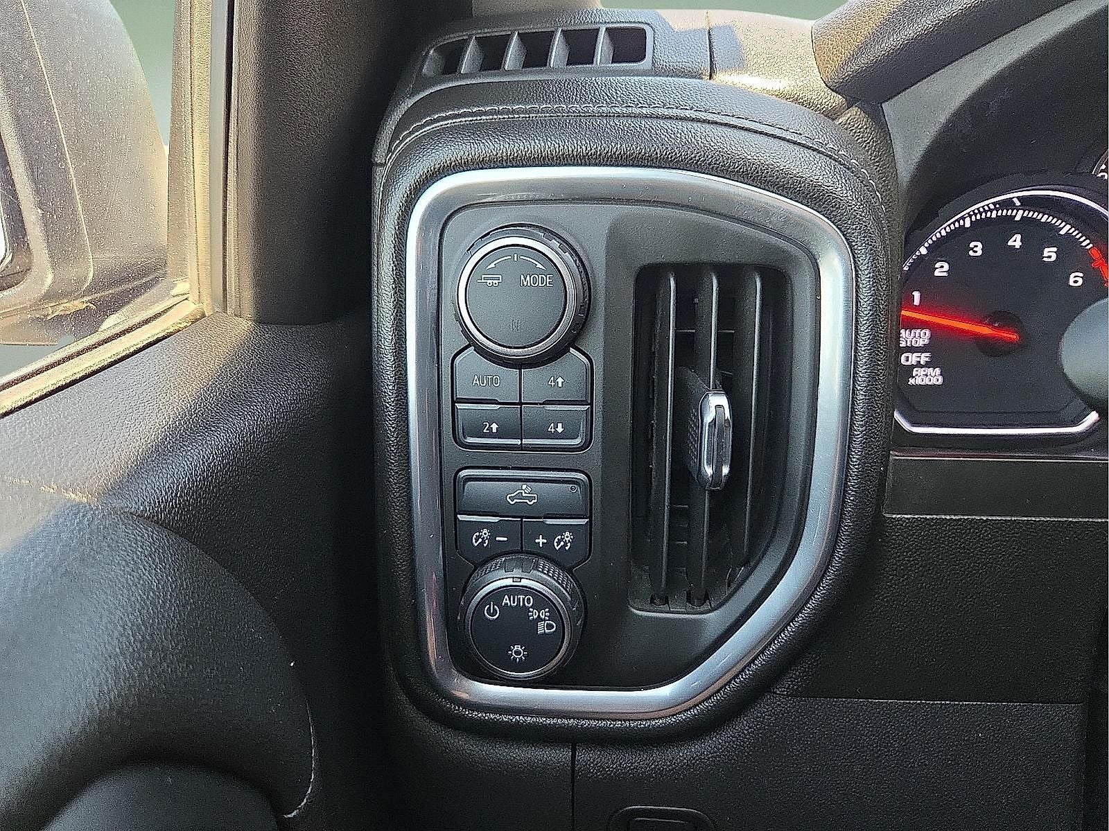 2020 Chevrolet Silverado 1500 4WD Crew Cab Short Bed LT