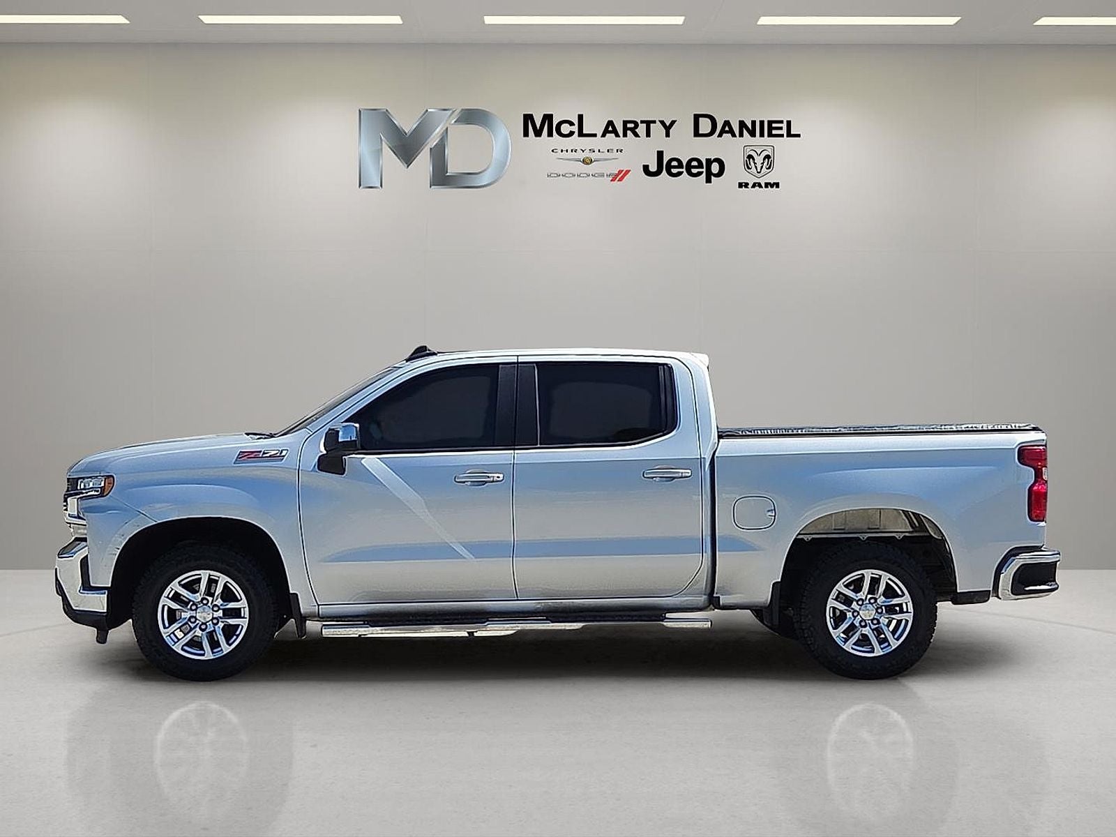 2020 Chevrolet Silverado 1500 4WD Crew Cab Short Bed LT