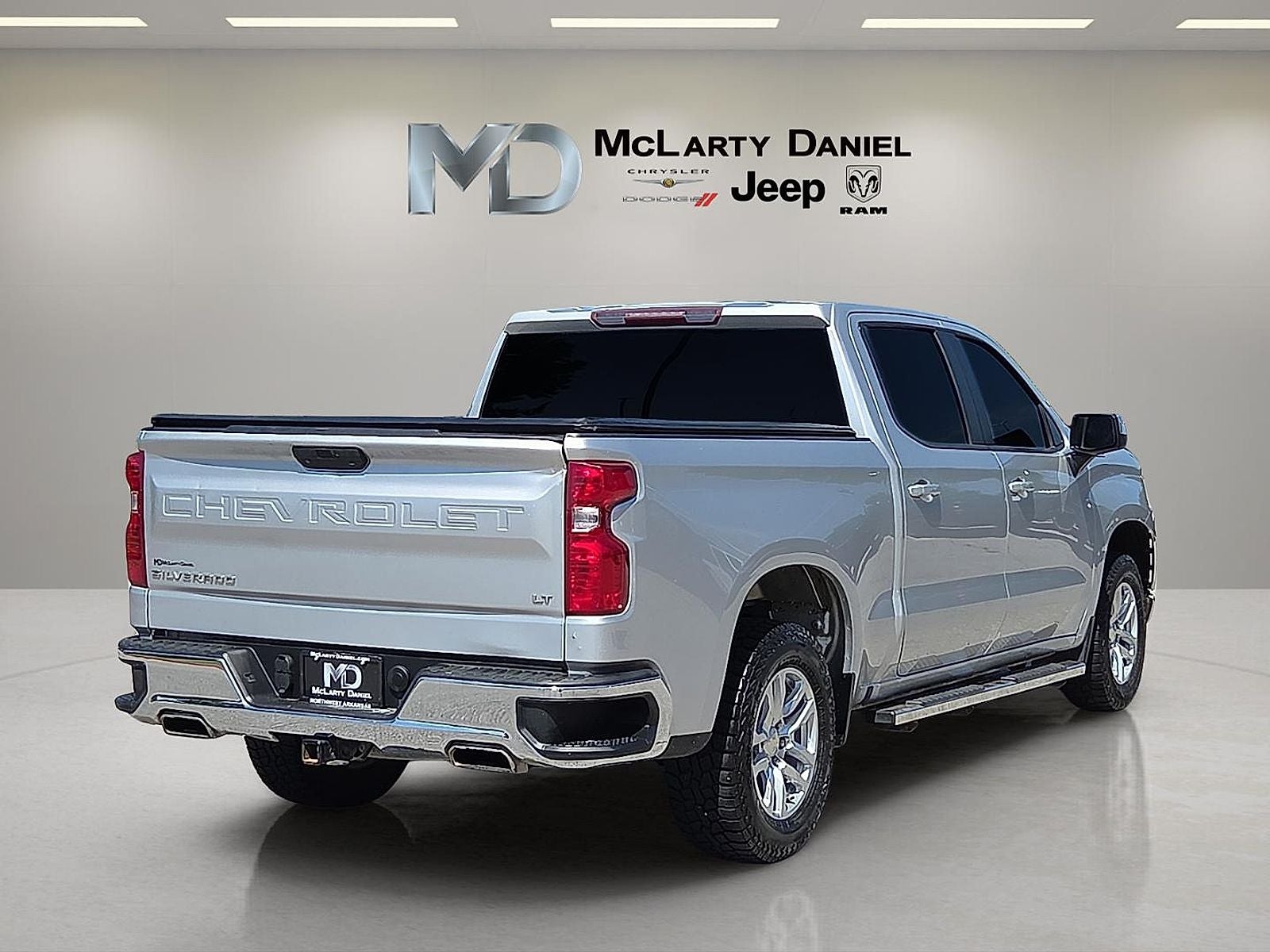 2020 Chevrolet Silverado 1500 4WD Crew Cab Short Bed LT