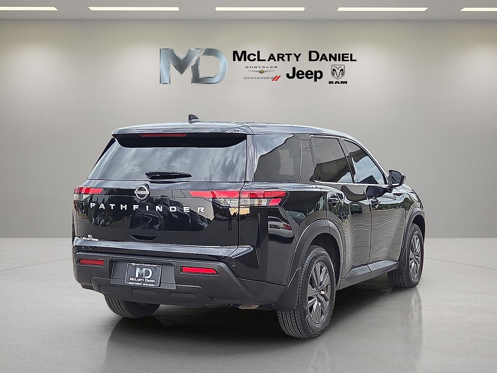 2025 Nissan Pathfinder S FWD