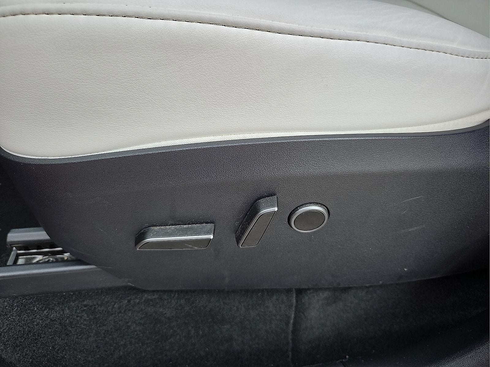 2025 Tesla Model Y Long Range Dual Motor Rear-Wheel Drive