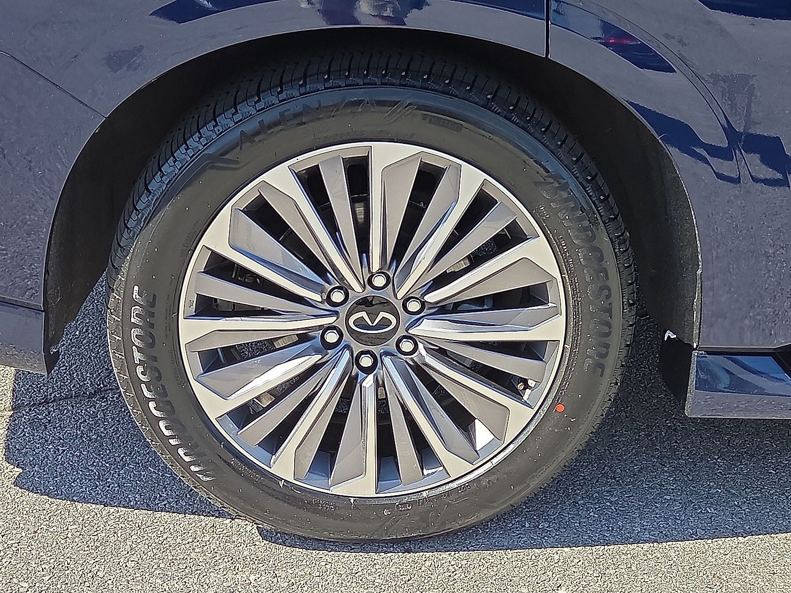 2025 INFINITI QX80 SENSORY AWD