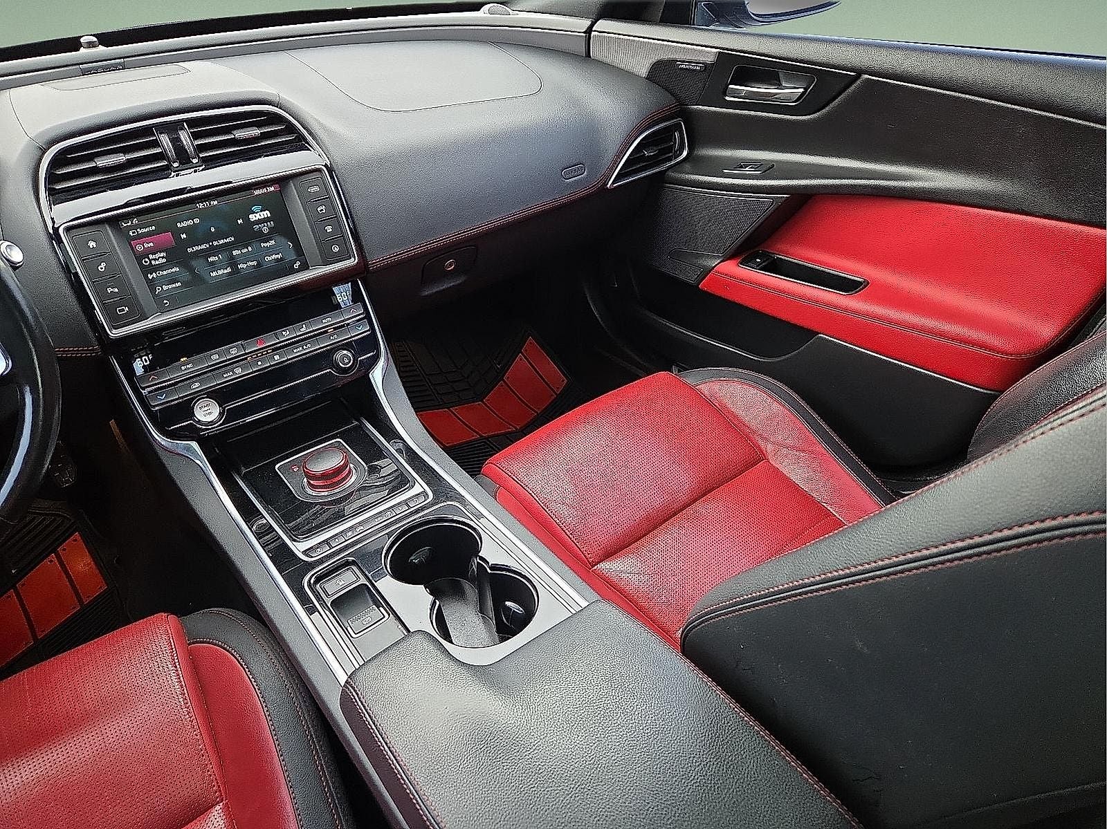 2017 Jaguar XE 35t R-Sport