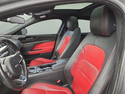 2017 Jaguar XE 35t R-Sport