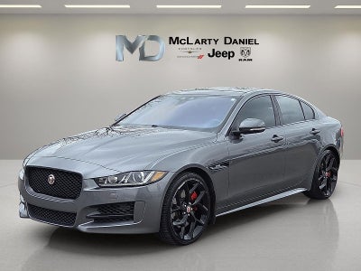 2017 Jaguar XE 35t R-Sport