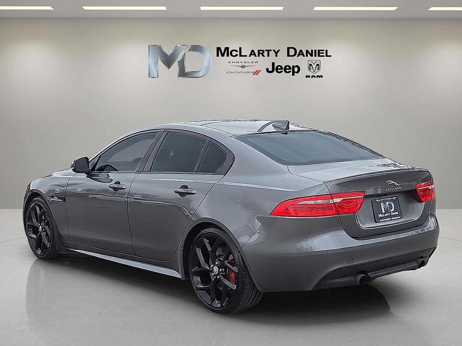 2017 Jaguar XE 35t R-Sport