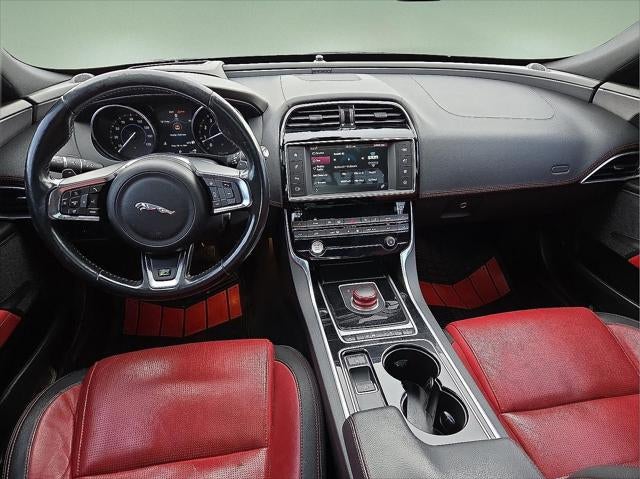 2017 Jaguar XE 35t R-Sport