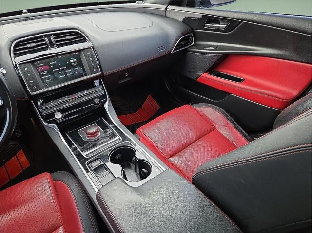 2017 Jaguar XE 35t R-Sport